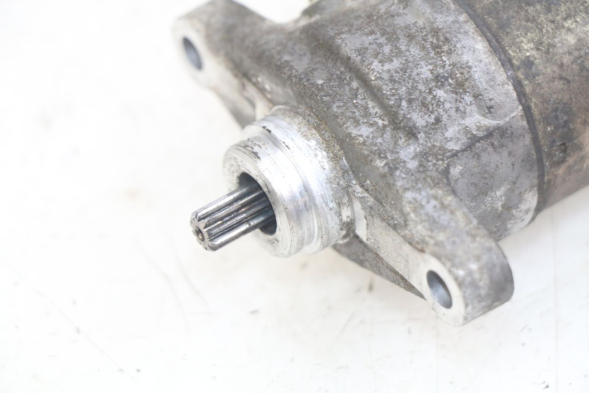 photo de STARTMOTOR KYMCO AGILITY 16+ 4T 50 (2018 - 2023) - Andere kijkhoek