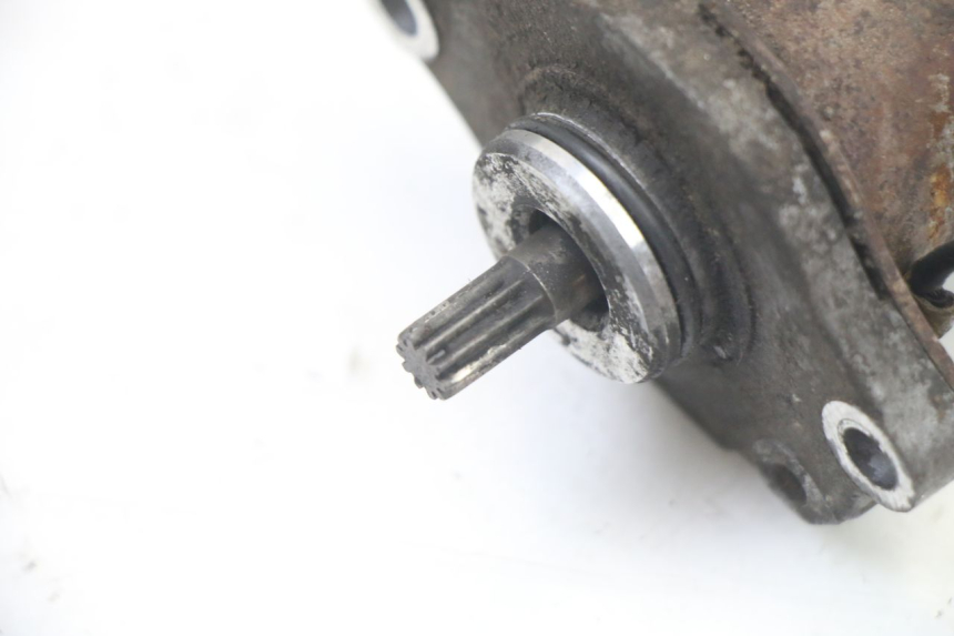 photo de STARTMOTOR MBK BOOSTER SPIRIT NAKED 50 (2004 - 2017) - Detail van het onderdeel