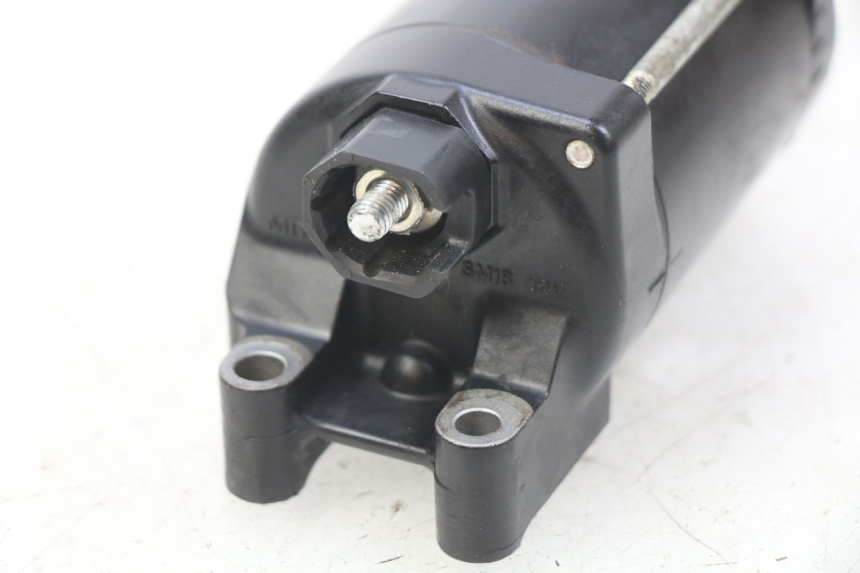 photo de STARTMOTOR HONDA CB R 1000 (2018 - 2023) - Andere kijkhoek