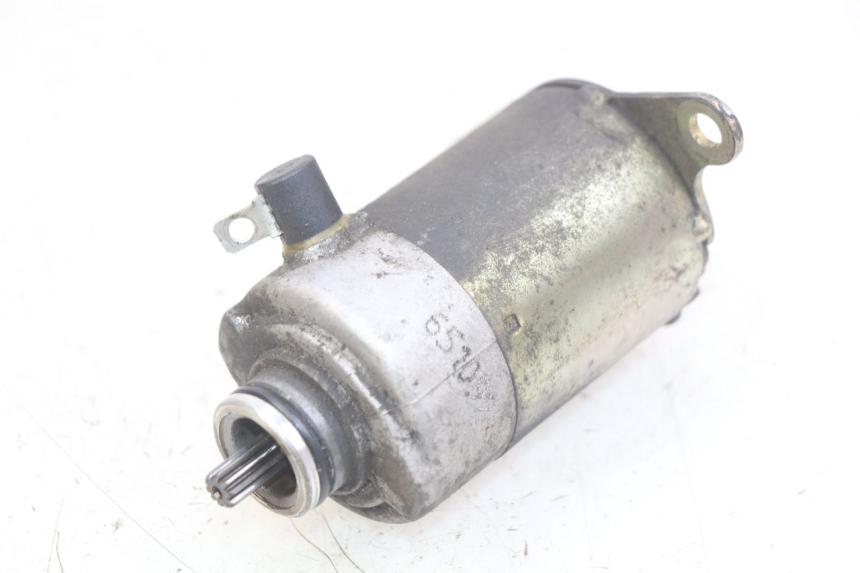 photo de STARTMOTOR SYM CROX 4T 50 (2016 - 2023) - Detail van het onderdeel