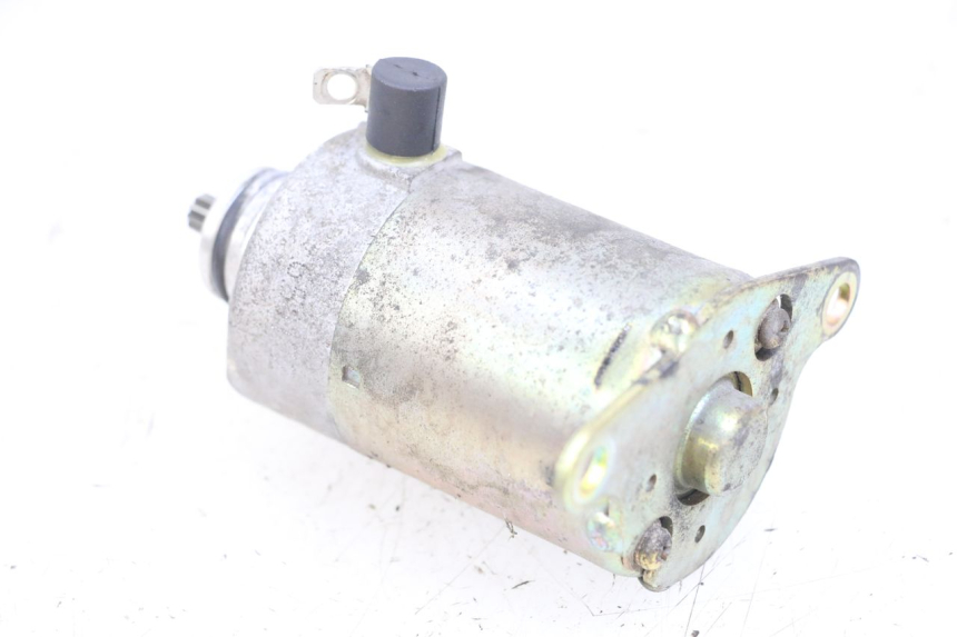 photo de STARTMOTOR SYM CROX 4T 50 (2016 - 2023) - Zoom op gebruiksstaat