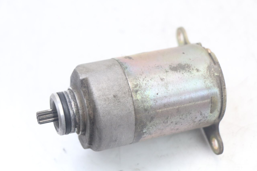 photo de STARTMOTOR SYM CROX 4T 50 (2016 - 2023) - Zoom op gebruiksstaat