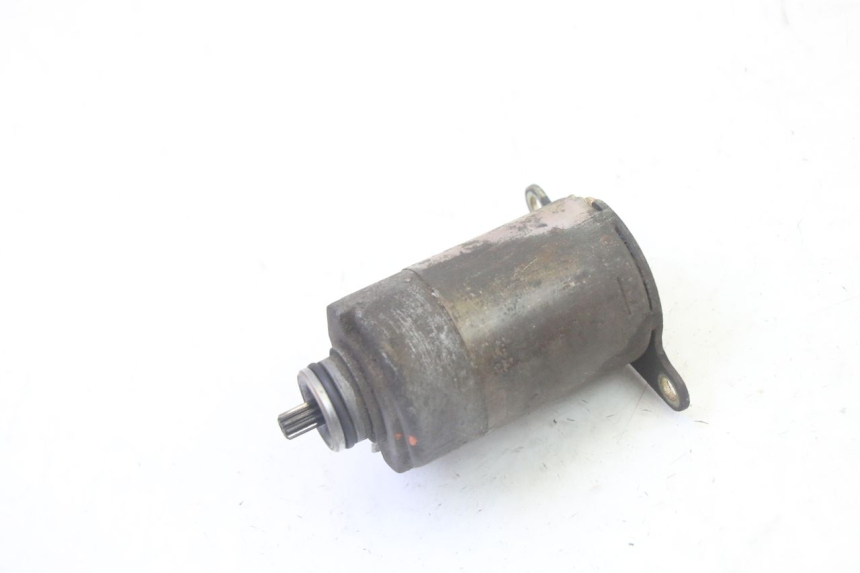 photo de STARTMOTOR SYM CROX 4T 50 (2016 - 2023) - Zoom op gebruiksstaat