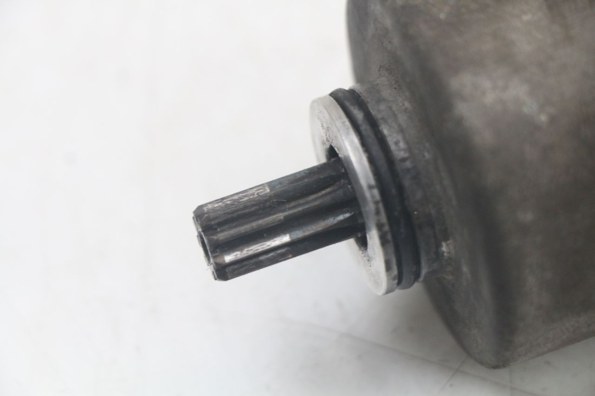 photo de STARTMOTOR MBK FLAME X 125 (2004 - 2007) - Detail van het onderdeel