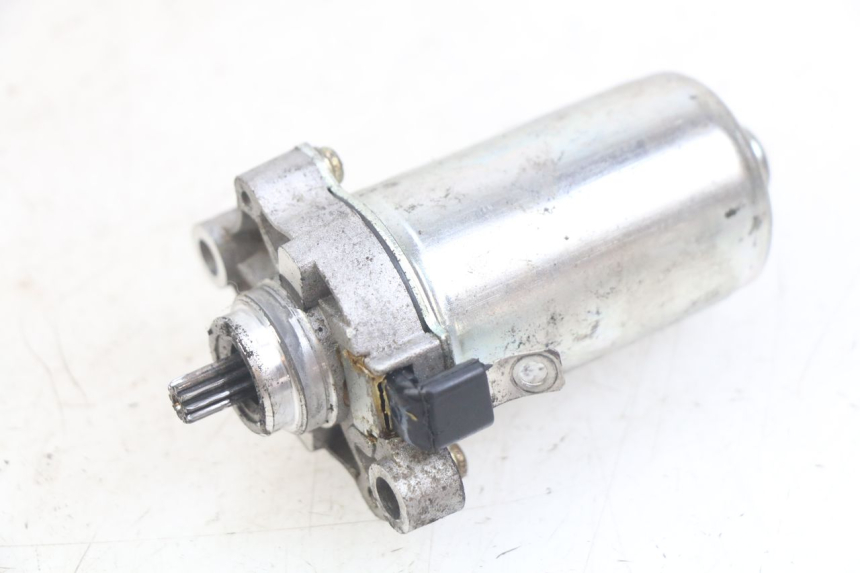 photo de STARTMOTOR PIAGGIO FLY 4T 50 (2013 - 2017) - Zoom op gebruiksstaat