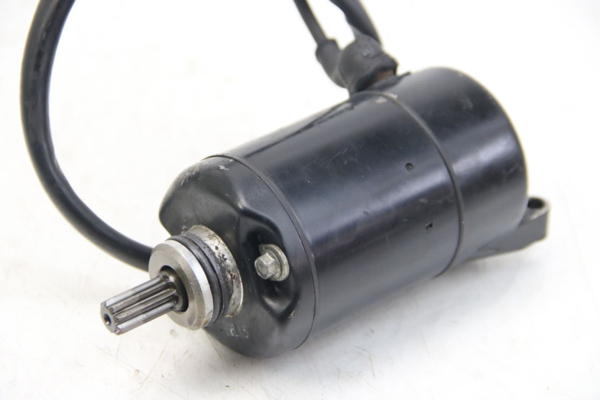 photo de STARTMOTOR YAMAHA FZS FAZER 600 (2001 - 2003) - Andere kijkhoek