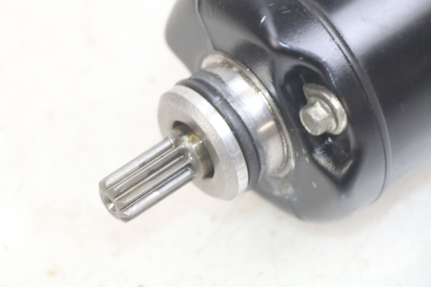 photo de STARTMOTOR YAMAHA FZS FAZER 600 (1998 - 2001) - Detail van het onderdeel