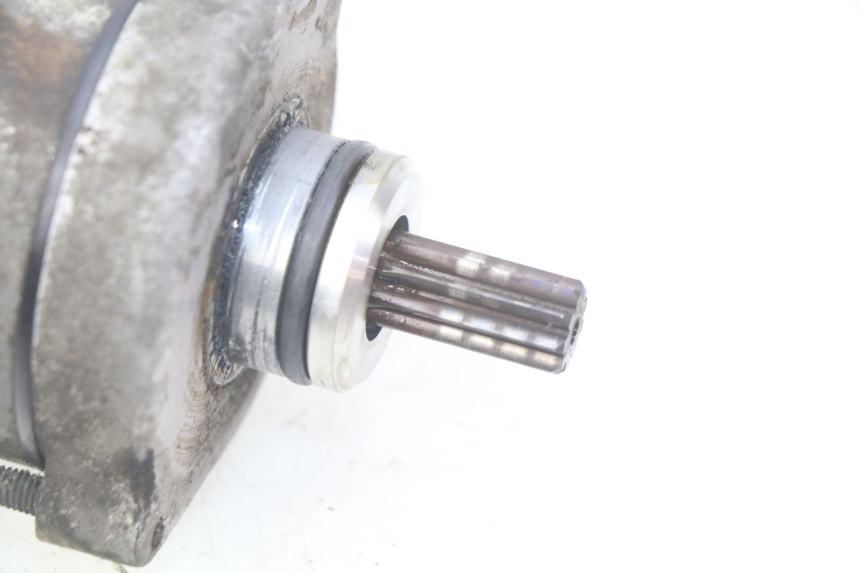 photo de STARTMOTOR PEUGEOT GEOPOLIS 400 (2007 - 2013) - Zoom op gebruiksstaat