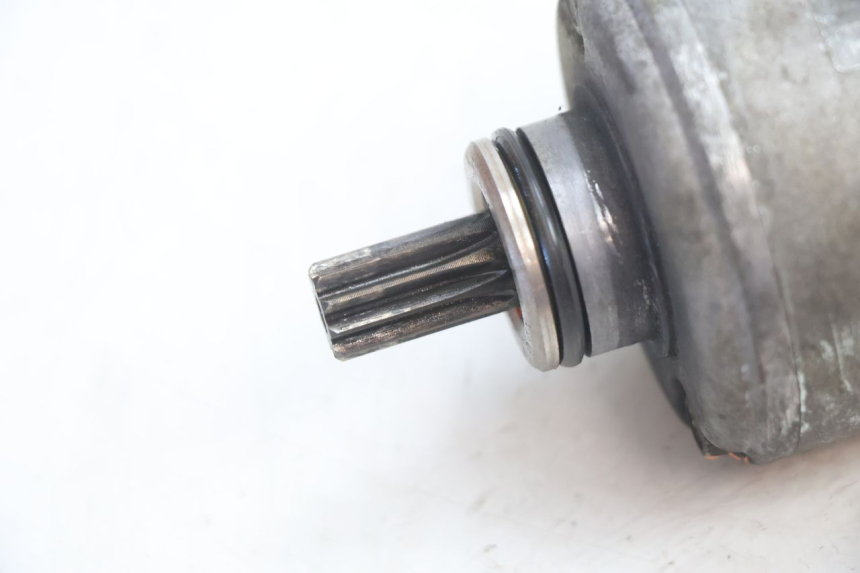 photo de STARTMOTOR SUZUKI GSX F GSXF 750 (1988 - 1998) - Detail van het onderdeel