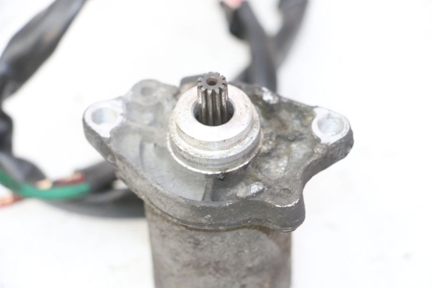 photo de STARTMOTOR PEUGEOT KISBEE 2T 50 (2010 - 2017) - Andere kijkhoek