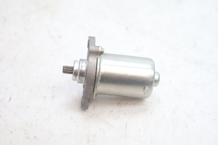 photo de STARTMOTOR PEUGEOT KISBEE 2T 50 (2010 - 2017) - Detail van het onderdeel