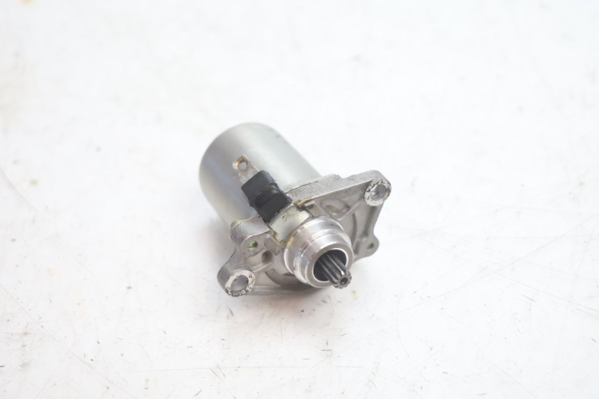 photo de STARTMOTOR PEUGEOT KISBEE 2T 50 (2010 - 2017) - Bevestigingspunten