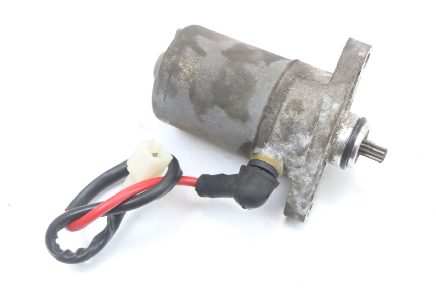 photo de STARTMOTOR PEUGEOT KISBEE 4T 50 (2018 - 2022) - Hoofdaanzicht