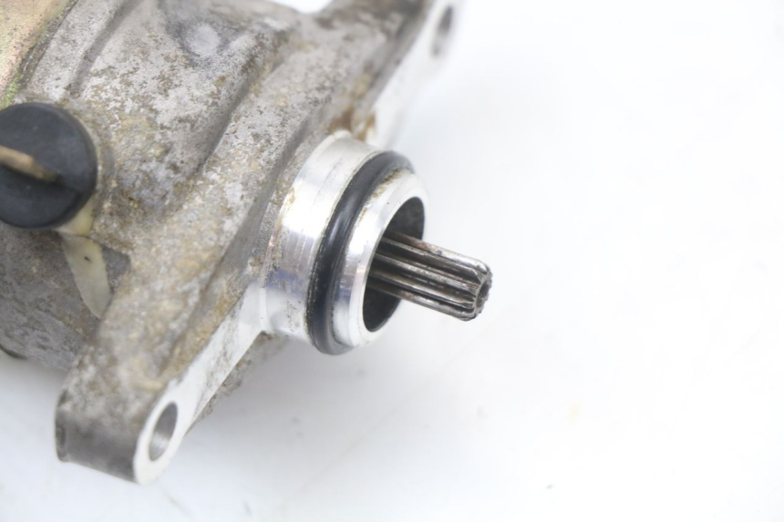 photo de STARTMOTOR PEUGEOT KISBEE 4T 50 (2010 - 2017) - Detail van het onderdeel
