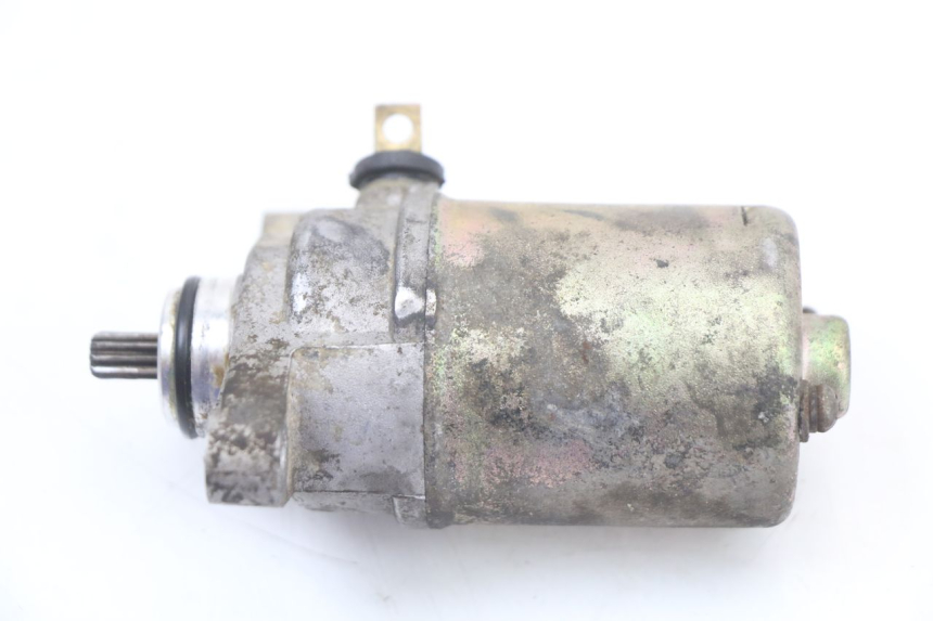 photo de STARTMOTOR PEUGEOT KISBEE 4T 50 (2010 - 2017) - Andere kijkhoek