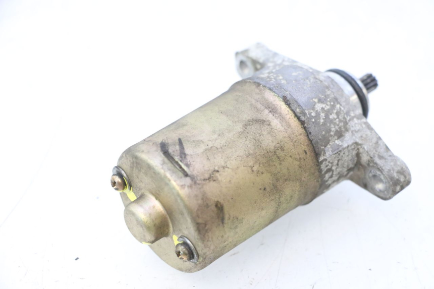 photo de STARTMOTOR PEUGEOT KISBEE 4T 50 (2023 - 2026) - Zoom op gebruiksstaat