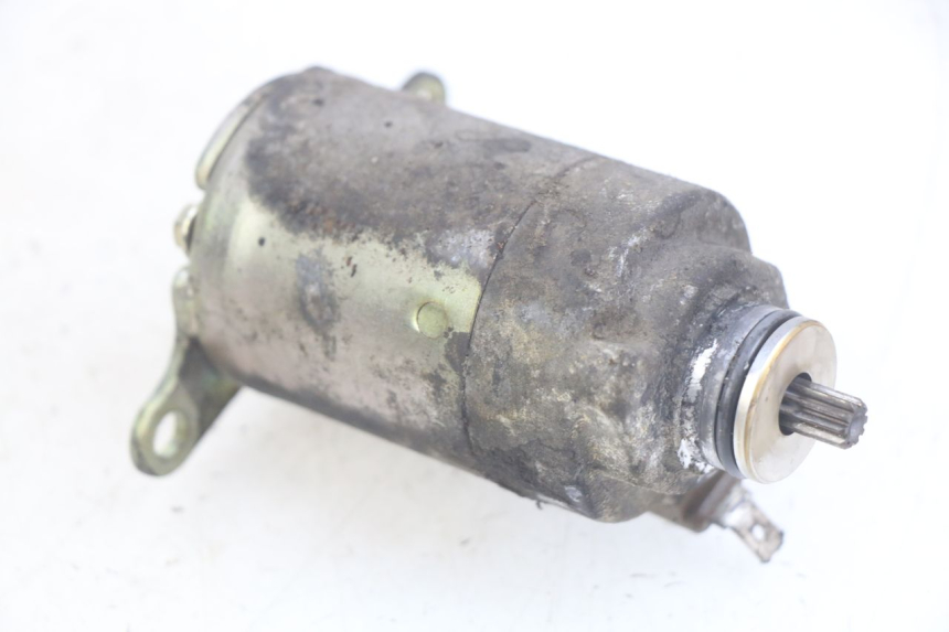 photo de STARTMOTOR SYM MIO 50 (2011 - 2017) - Detail van het onderdeel