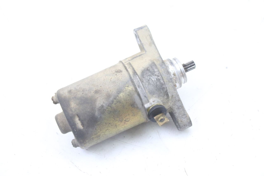 photo de STARTMOTOR PEUGEOT KISBEE 4T 50 (2018 - 2022) - Andere kijkhoek