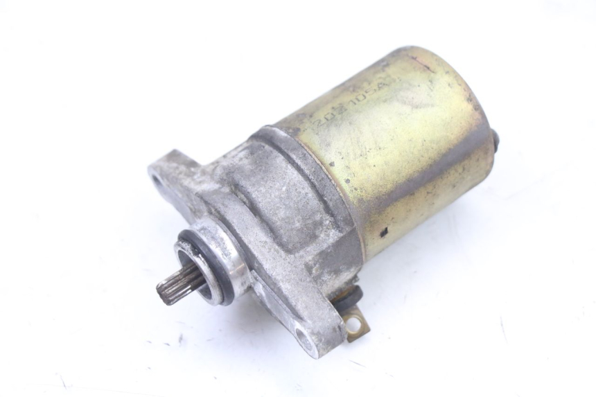 photo de STARTMOTOR PEUGEOT KISBEE 4T 50 (2018 - 2022) - Zoom op gebruiksstaat