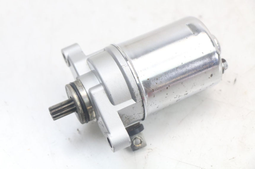 photo de STARTMOTOR KEEWAY RY6 2T 50 (2011 - 2019) - Andere kijkhoek