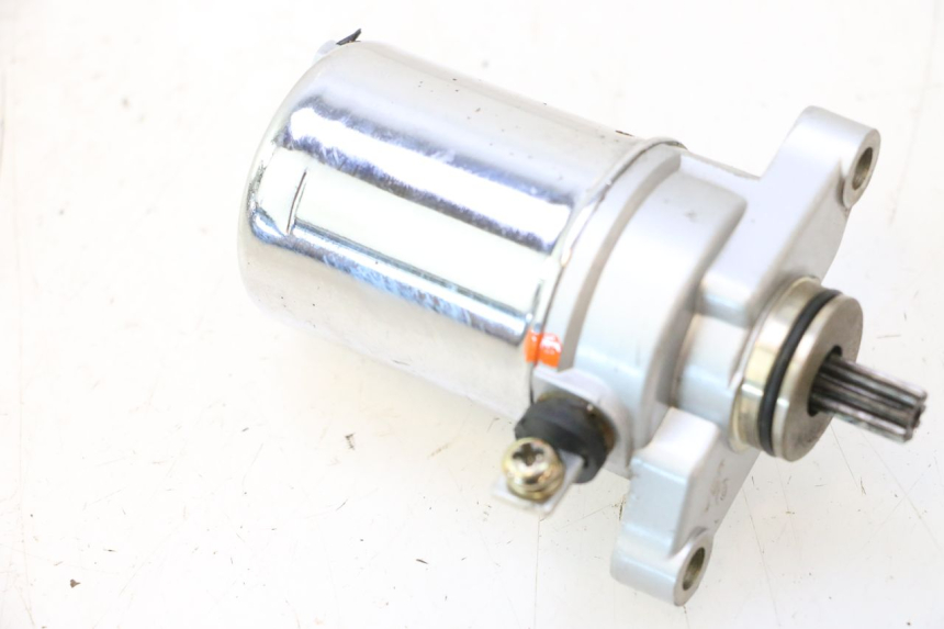 photo de STARTMOTOR KEEWAY RY6 2T 50 (2011 - 2019) - Zoom op gebruiksstaat