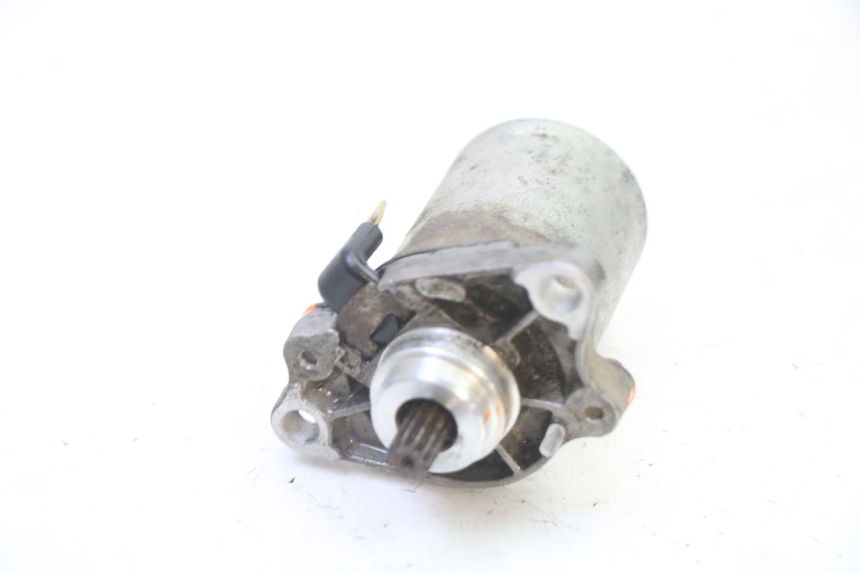 photo de STARTMOTOR PEUGEOT STREETZONE I NAKED 2T 50 (2018 - 2020) - Zoom op gebruiksstaat