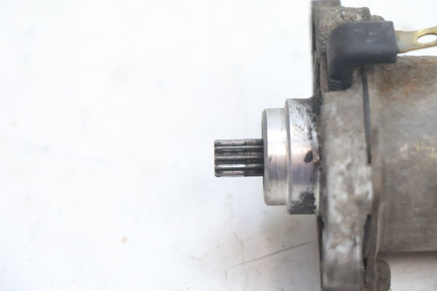 photo de STARTMOTOR PEUGEOT TREKKER 50 (1995 - 2004) - Detail van het onderdeel