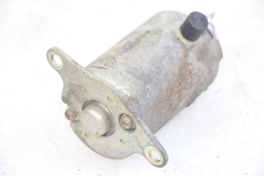 photo de STARTMOTOR PEUGEOT TWEET 4T 50 (2014 - 2019) - Zoom op gebruiksstaat