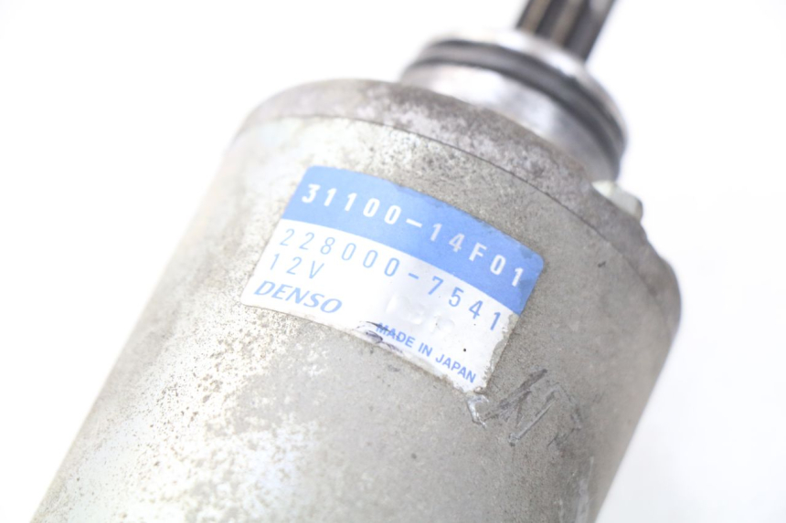 photo de STARTMOTOR SUZUKI UC EPICURO 125 (1999 - 2003) - Detail van het onderdeel