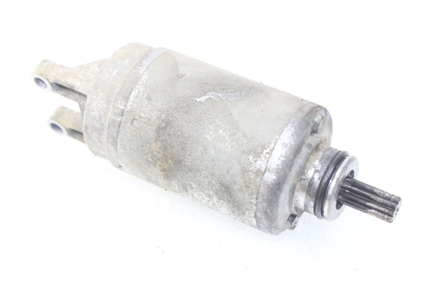 photo de STARTMOTOR SUZUKI UC EPICURO 125 (1999 - 2003) - Zoom op gebruiksstaat