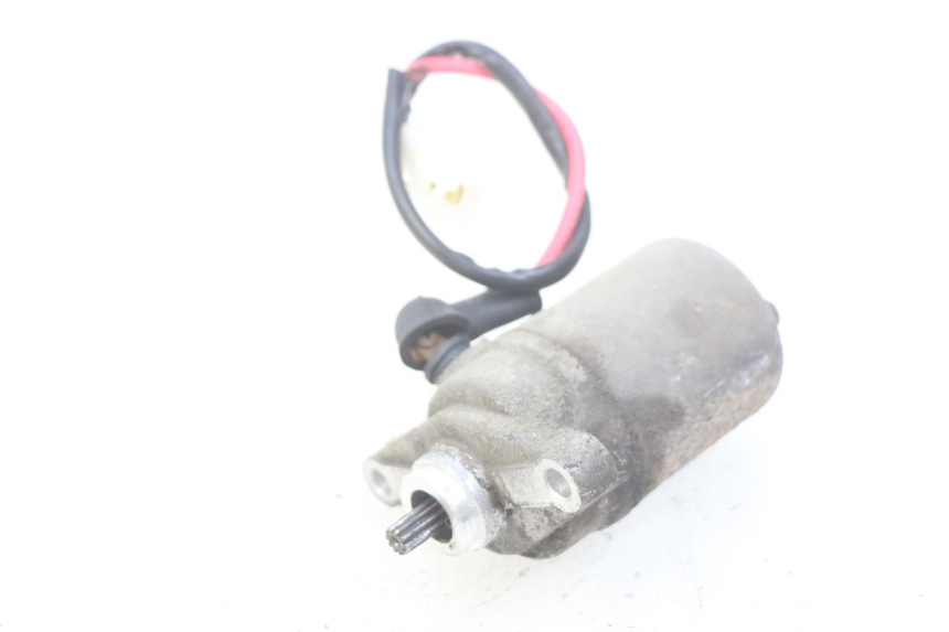 photo de STARTMOTOR PEUGEOT V-CLIC VCLIC 50 (2007 - 2013) - Zoom op gebruiksstaat