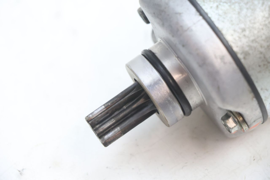 photo de STARTMOTOR YAMAHA YZF R GENESIS 750 (1993 - 1998) - Detail van het onderdeel