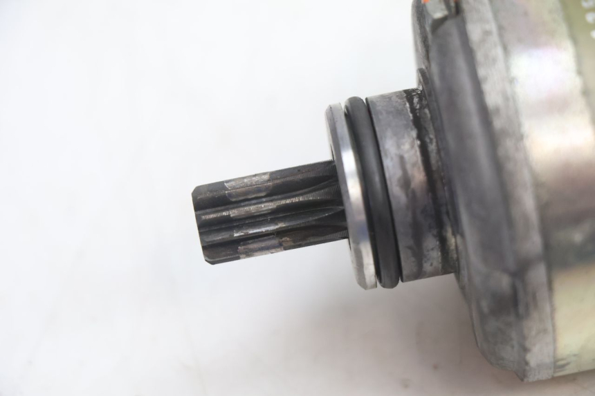 photo de STARTMOTOR KAWASAKI ZX-6R ZX6R 600 (1995 - 1997) - Detail van het onderdeel
