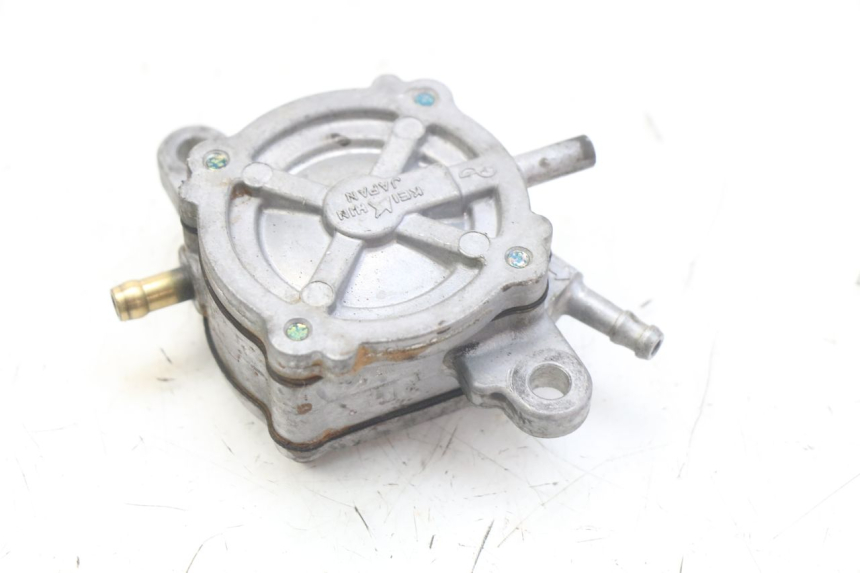 photo de RESERVOIRONTVANGST HONDA FES PANTHEON 2T 125 (1998 - 2002) - Detail van het onderdeel