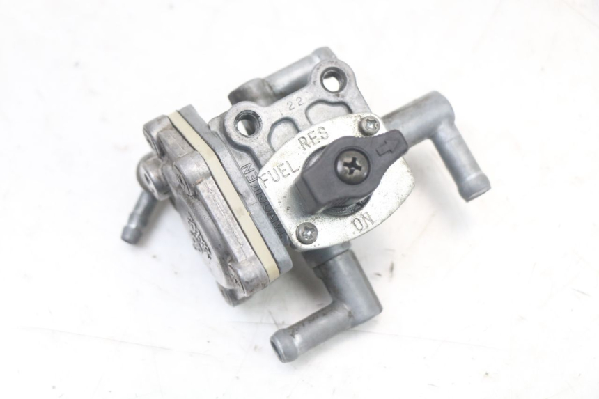 photo de RESERVOIRONTVANGST SUZUKI GS F 500 (2004 - 2007) - Hoofdaanzicht