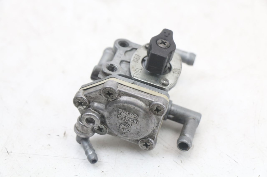 photo de RESERVOIRONTVANGST SUZUKI GS F 500 (2004 - 2007) - Detail van het onderdeel