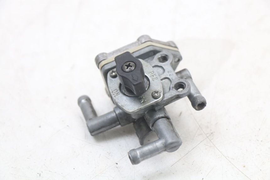 photo de RESERVOIRONTVANGST SUZUKI GS F 500 (2004 - 2007) - Zoom op gebruiksstaat