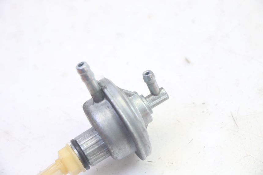 photo de RESERVOIRONTVANGST PEUGEOT KISBEE 4T 50 (2010 - 2017) - Detail van het onderdeel