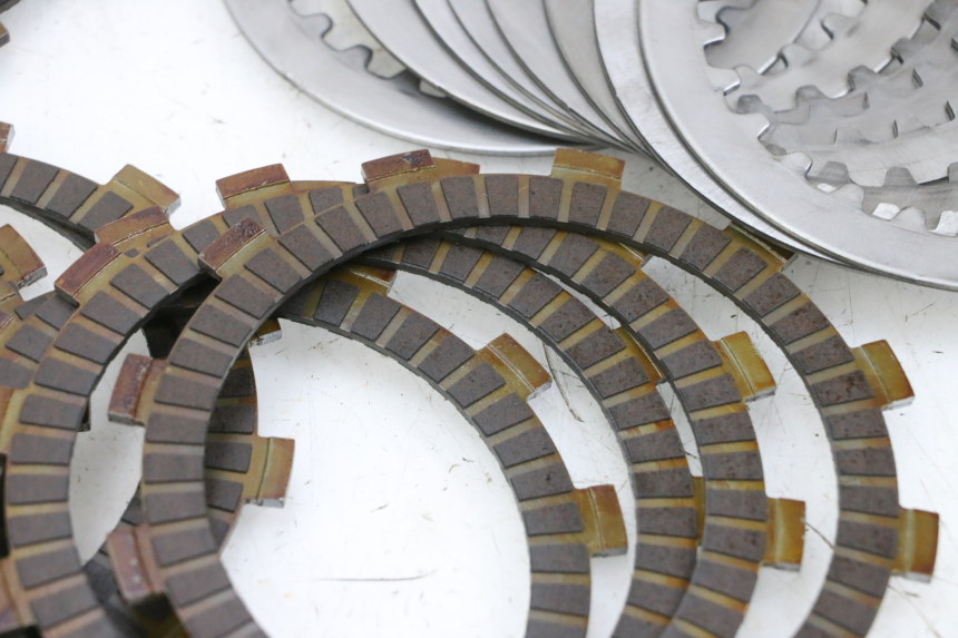 photo de KOPPELINGSPLAAT YAMAHA TDM ABS 900 (2002 - 2014) - Detail van het onderdeel