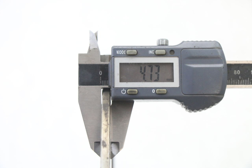 photo de VOORREM SCHIJF GILERA NEXUS 300 (2008 - 2013) - Bevestigingspunten