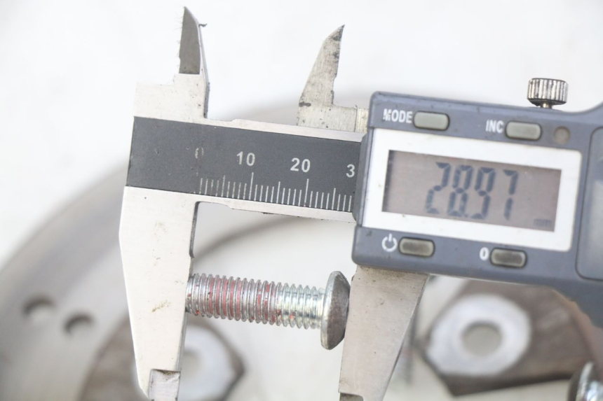 photo de VOORREM SCHIJF PEUGEOT KISBEE 2T 50 (2010 - 2017) - Detail van het onderdeel