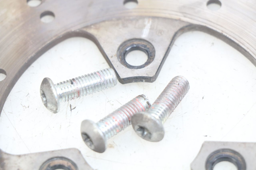 photo de VOORREM SCHIJF PEUGEOT KISBEE 2T 50 (2010 - 2017) - Bevestigingspunten