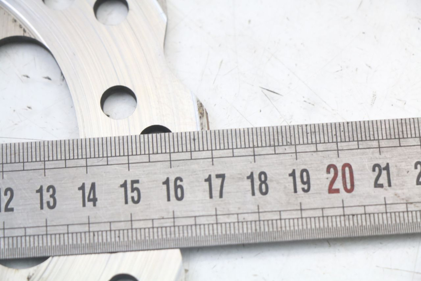 photo de VOORREM SCHIJF PEUGEOT KISBEE 2T 50 (2010 - 2017) - Bevestigingspunten