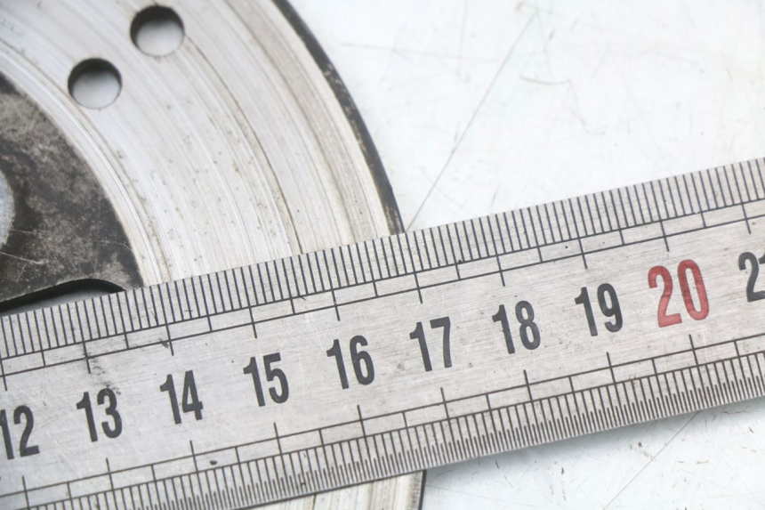 photo de VOORREMMESCHIJF PEUGEOT KISBEE 4T 50 (2010 - 2017) - Zoom op gebruiksstaat