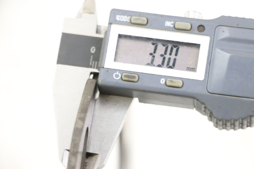 photo de VOORREM SCHIJF PEUGEOT TKR TREKKER FURIOUS 50 (2005 - 2014) - Detail van het onderdeel