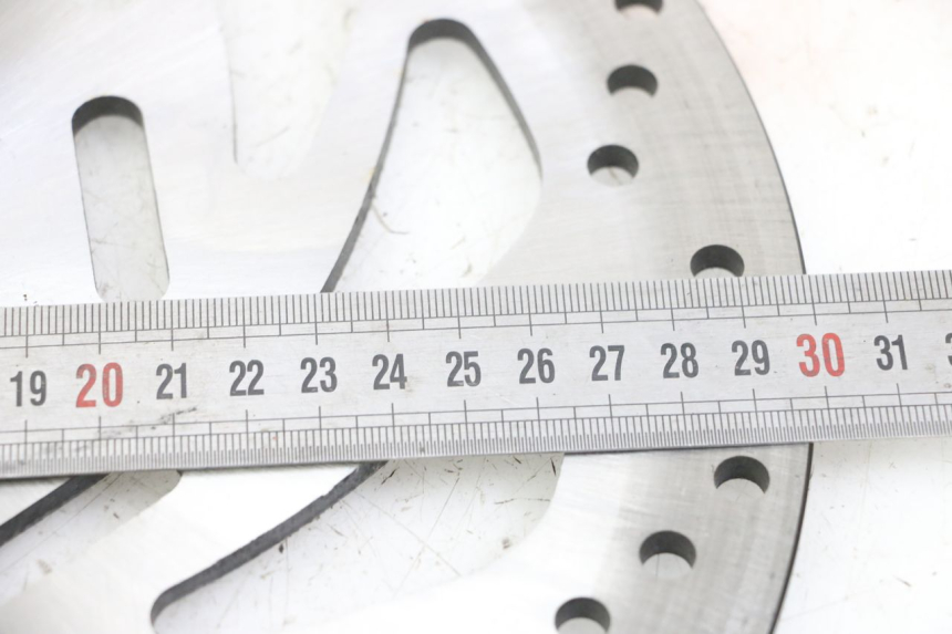 photo de VOORREM SCHIJF ROYAL ENFIELD SCRAM 411 (2022 - 2024) - Detail van het onderdeel