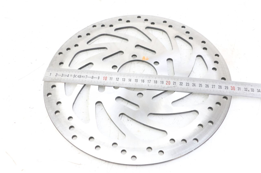 photo de VOORREM SCHIJF ROYAL ENFIELD SCRAM 411 (2022 - 2024) - Zoom op gebruiksstaat