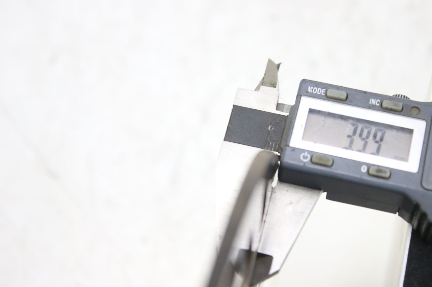 photo de VOORREM SCHIJF PEUGEOT TWEET 4T 50 (2010 - 2014) - Zoom op gebruiksstaat