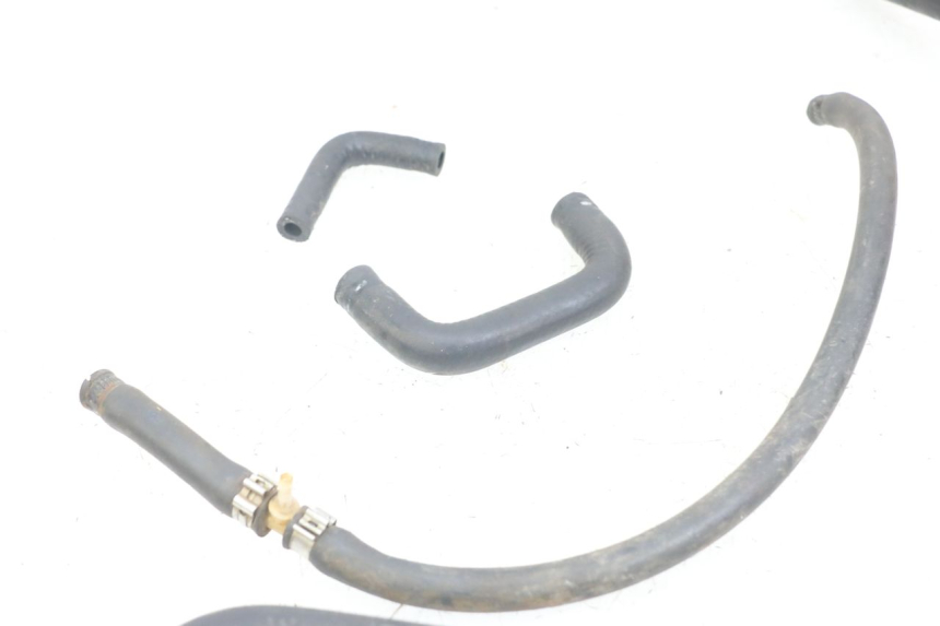 photo de RADIATEURSLANG YAMAHA AEROX 2T 50 (2013 - 2017) - Bevestigingspunten