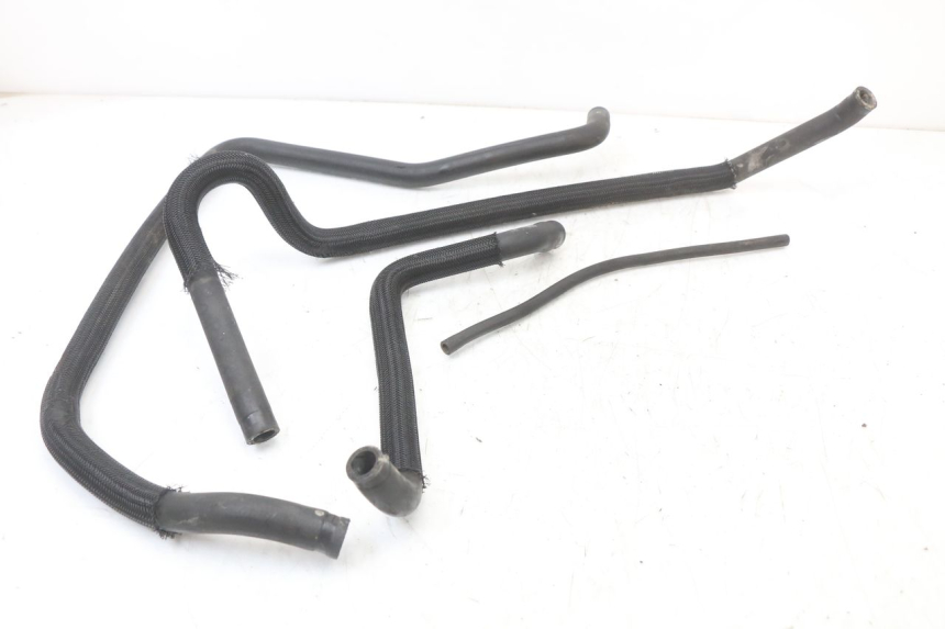 photo de RADIATEURSLANG SUZUKI BURGMAN 125 (2007 - 2014) - Detail van het onderdeel